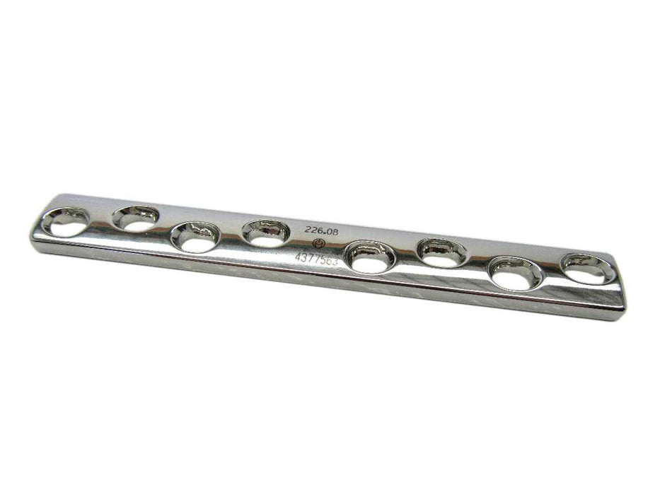    Synthes 4.5mm Broad DCP Plate, 8 Holes, 135mm - 226.08