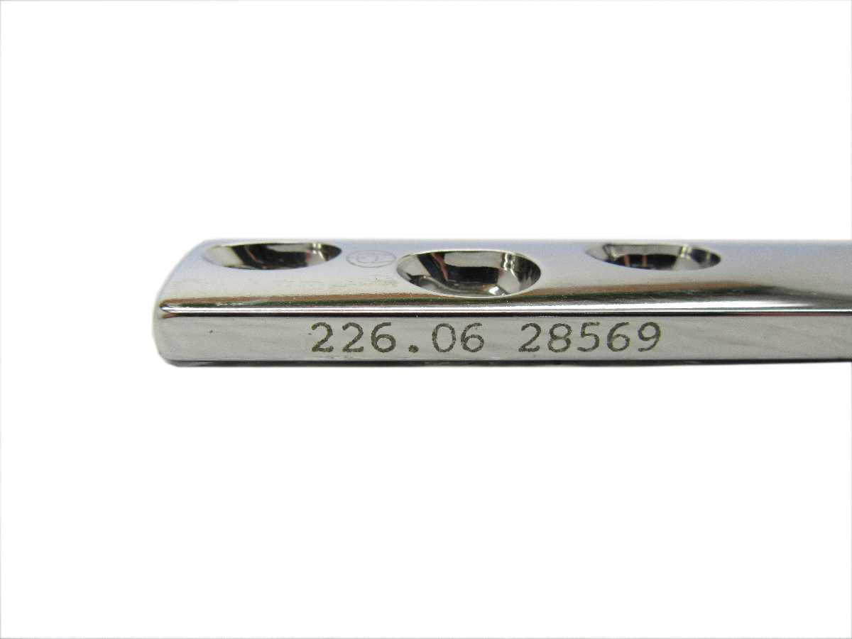    Synthes 4.5mm Broad DCP Plate, 6 Holes, 103mm - 226.06