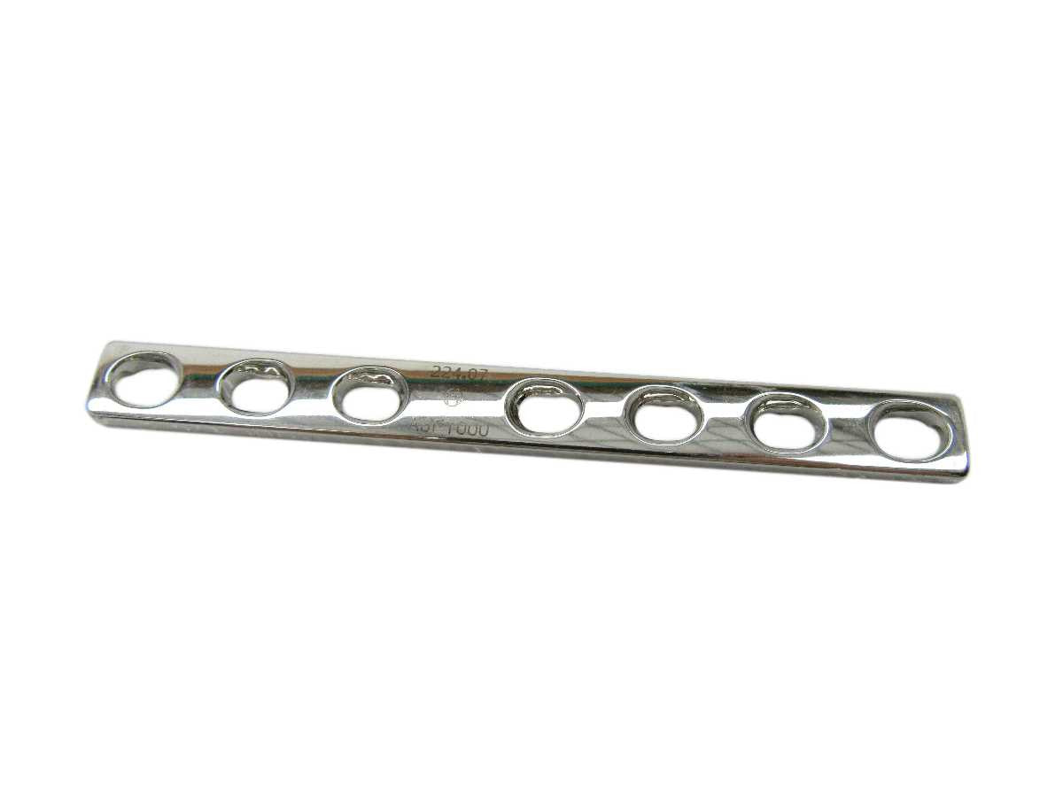    Synthes 4.5mm Narrow DCP Plate, 7 Holes, 119mm - 224.07